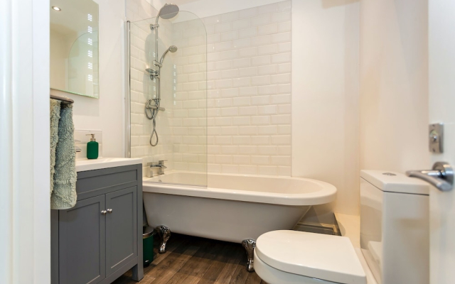 Saint James By The Quay