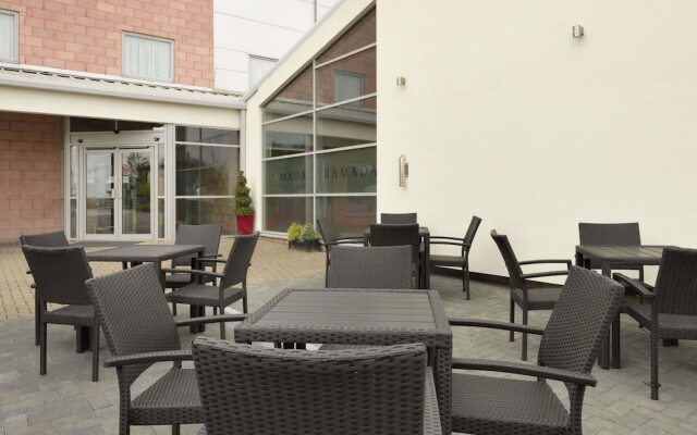 Ramada Wakefield
