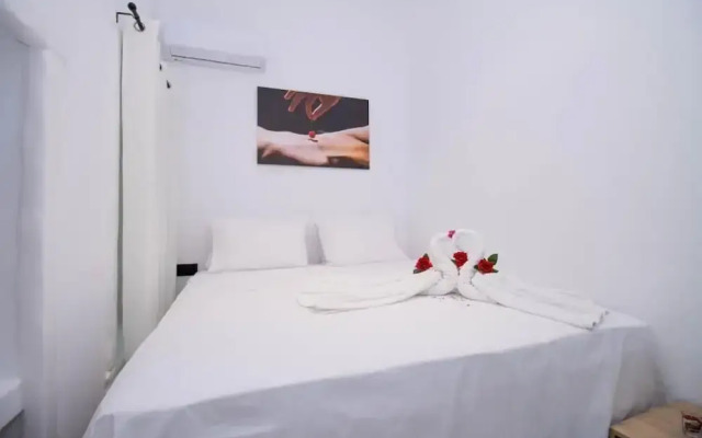 CAPRI Downtown Rooms