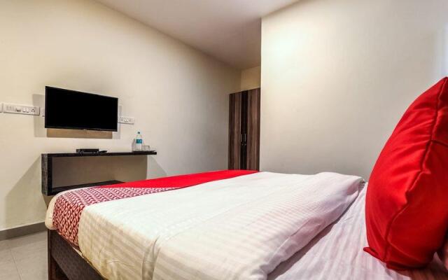 Capital O 13869 Hotel Saharsh Grand