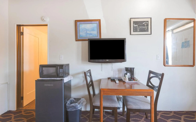 Sonrise Inn Lincoln Hwy By OYO