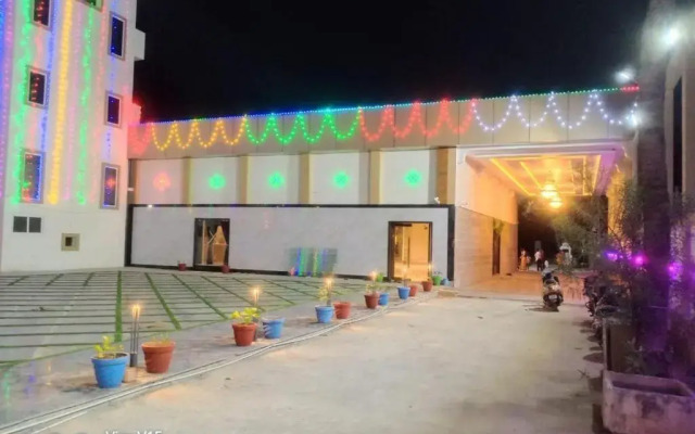 Paras Mahal