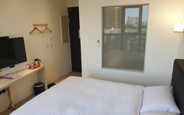 CHECK inn Express Taichung Fuxing