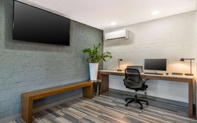 Best Western Atlanta-Marietta Ballpark Hotel