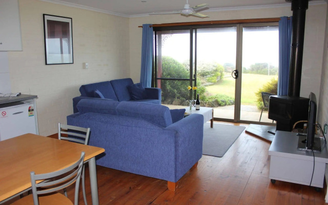 Skenes Creek Lodge Motel and Restaurant