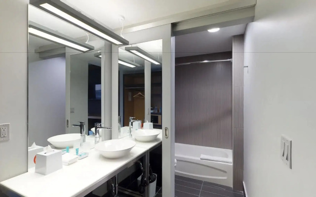 Aloft Miami - Brickell