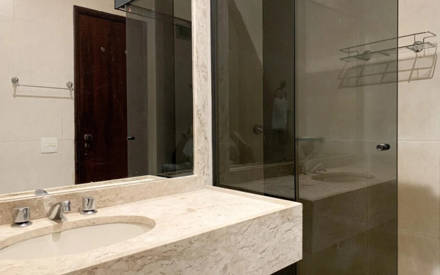 Pineapples F1106 Copacabana Penthouse and Pool