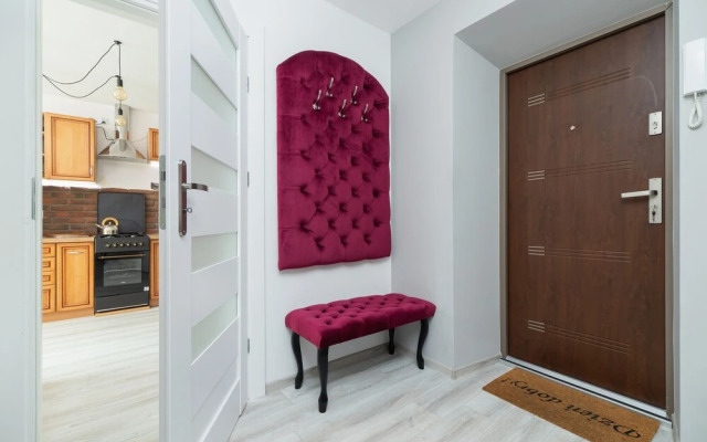 Retro Apartment Zamoyskiego by Renters