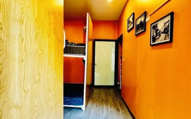 Autumn Hanoi House Bat Su