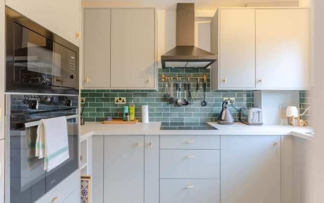 Vibrant 1BD Flat - 8 Mins to Dalston, Hackney!