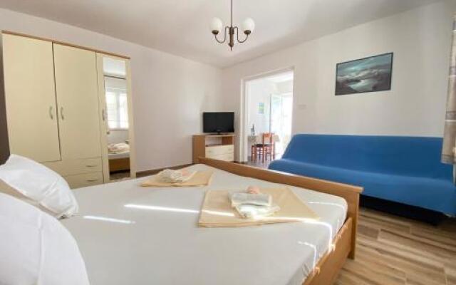 Apartments / Studio Dijana