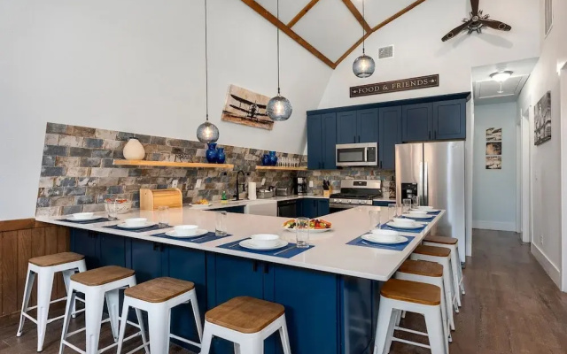 Terracotta Oasis - Wimberley for 30 Guests