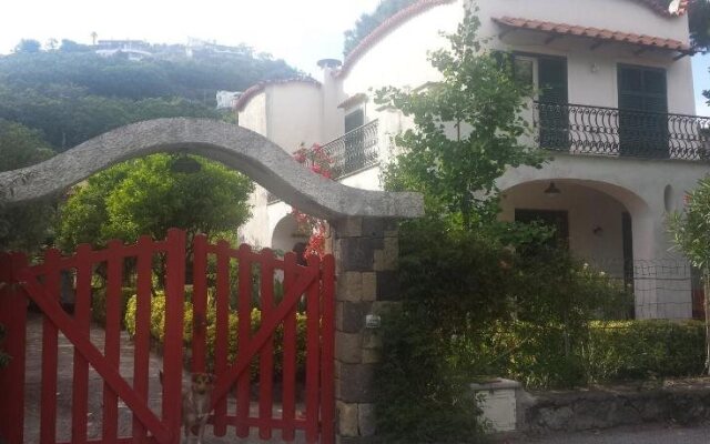 Villa L'Innominata B&B and Holiday Home