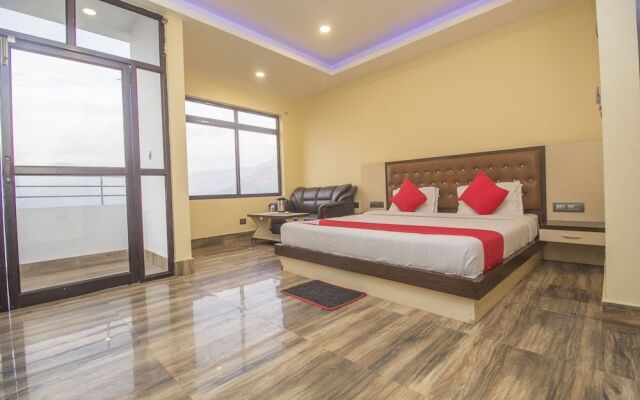 OYO 28105 Hotel Blue Sapphire