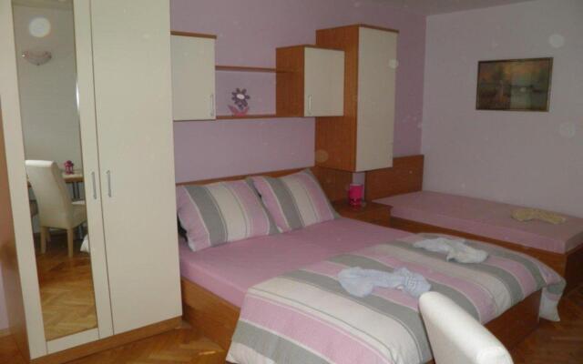 Vese - 200 m from beach - SA2(2+1)