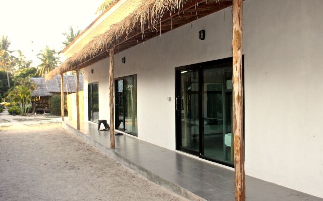 The Beach Village - Hostel