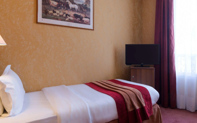 The Originals Hotels Paris Paix République