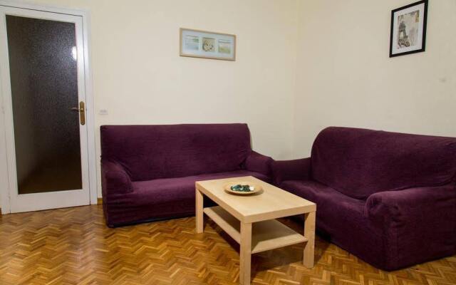 Sant Jordi Pisos - Dos de Maig