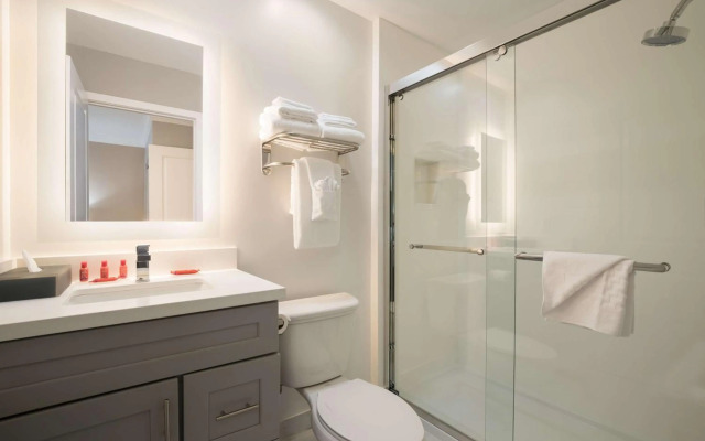 SureStay Plus By Best Western Upland Ontario North