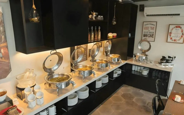 Zoom Dharmahusada Hotel