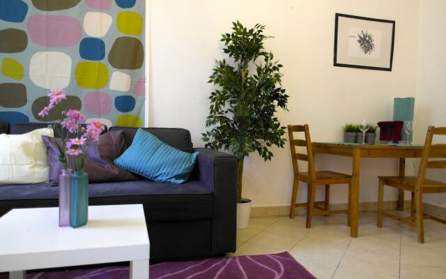 Budget Apartment by Hi5 - József Attila 18.