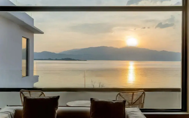 Dali Qingmai Seaview Resort (North Courtyard)