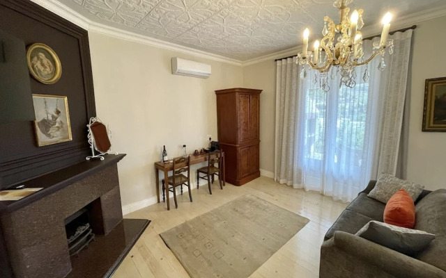Banhoek Corner Guesthouse