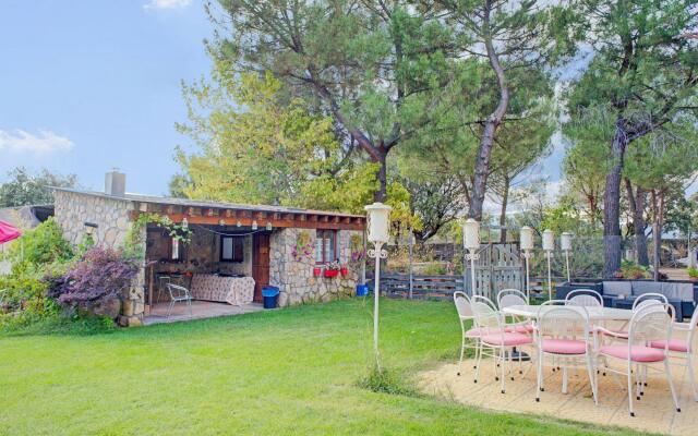 Rural apartment in Galapagar with bubble bath