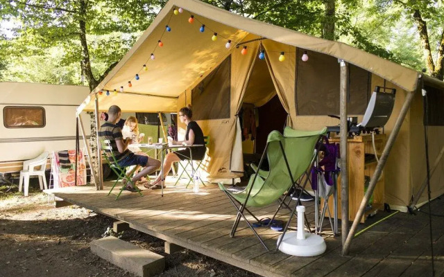 Huttopia Beaulieu sur Dordogne