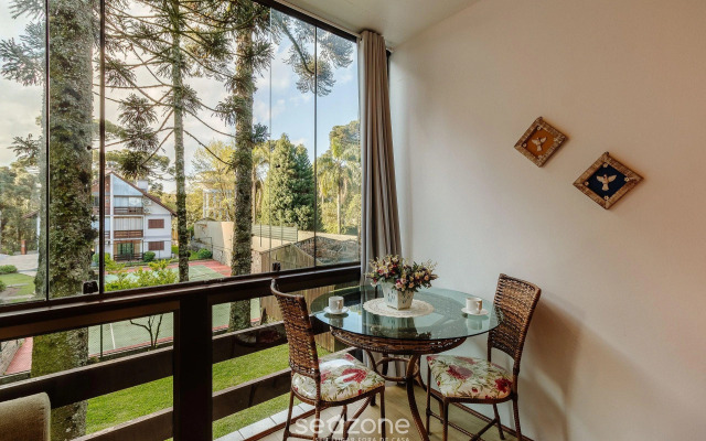 Apto duplex c/ lareira 100m do Lago Negro RLN204