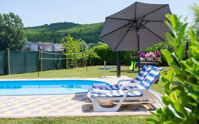 Stunning Home in Trilj With Wifi and 4 Bedrooms