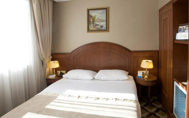 Tilia Hotel