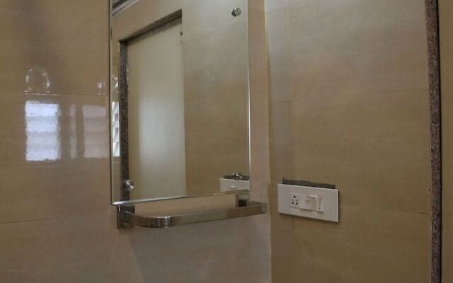 Hotel Kumud Plaza