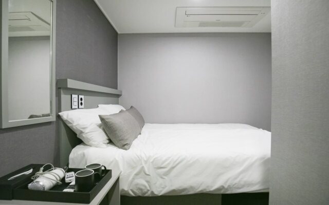 Philstay Myeongdong Station