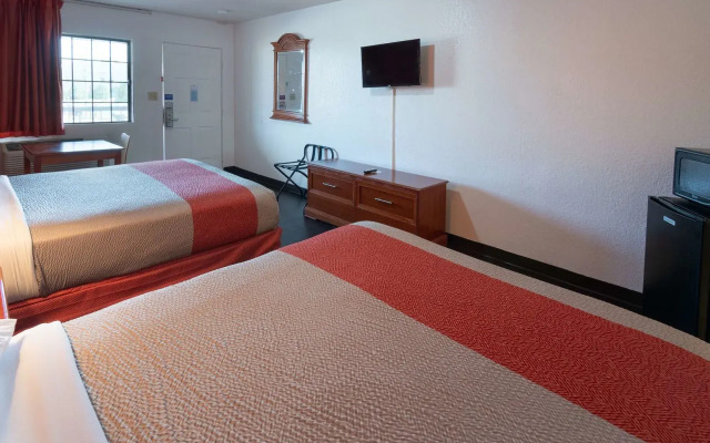 Motel 6 Montgomery, AL - Coliseum