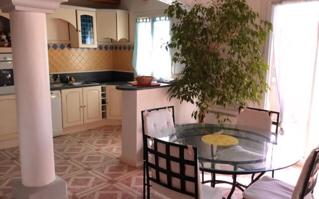 House With 2 Bedrooms in Gonfaron, With Enclosed Garden and Wifi - 30 km From the Beach