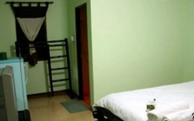 OYO 1124 Sinaree Resort