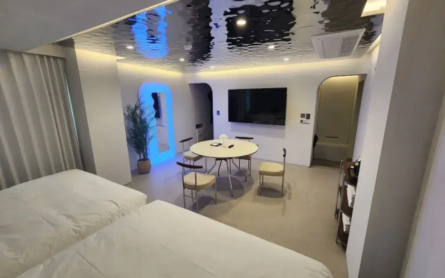 Seoul Inn Hotel by the Designers