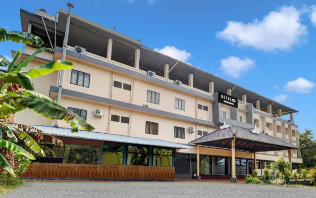 OYO Flagship 75052 Kuku Residency