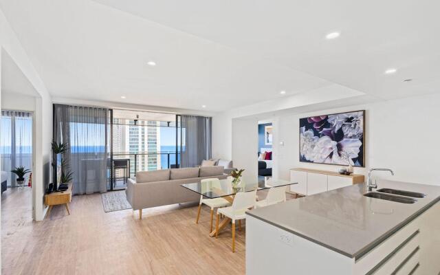 Circle on Cavill - HR Surfers Paradise