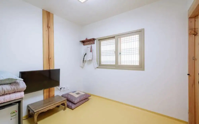 Daegu West Gate Hanok Guesthouse