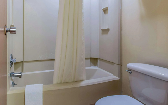 Quality Inn Columbus - East