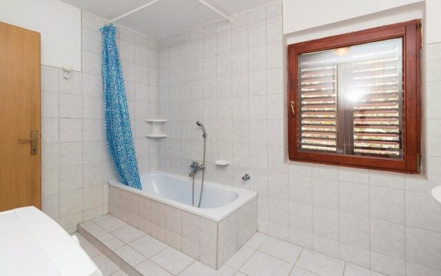 Nice Home in Preko With Wifi and 2 Bedrooms