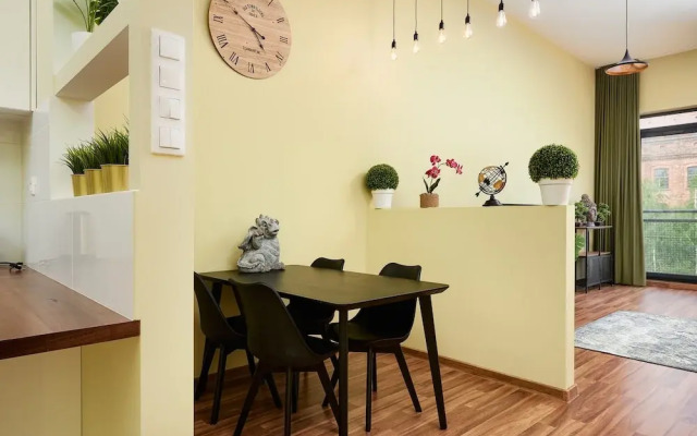Lumina stylish and spacious studio