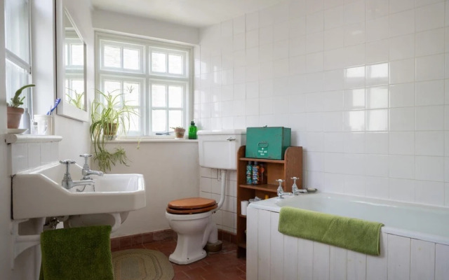 Wonderfully Quirky 3BD Home Amberley West Sussex