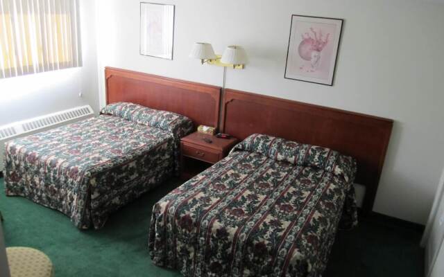 Canadiana Motel