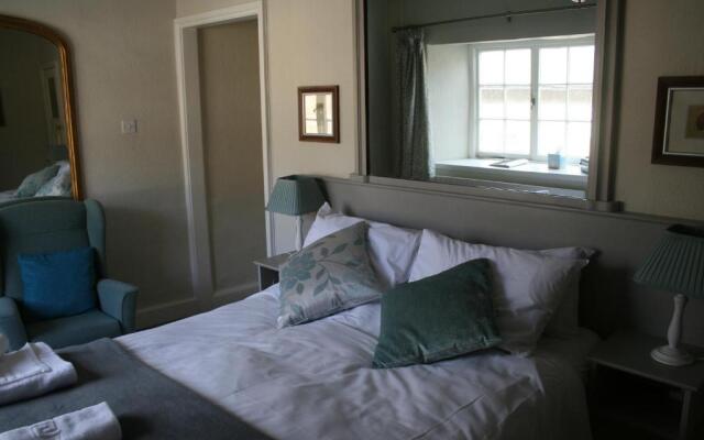 The Ilchester Arms Hotel