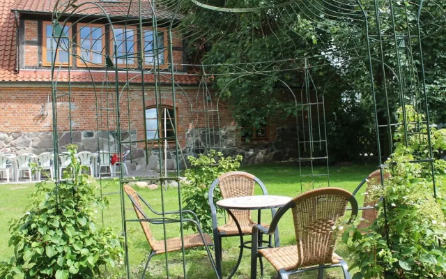 Gutshaus in Gressow mit Teich