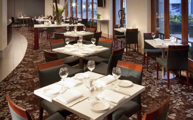 Quay West Suites Melbourne