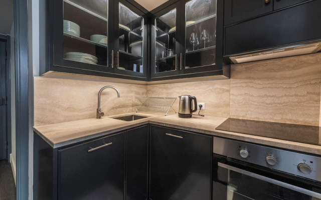 Luxury River View Apartment by MMega